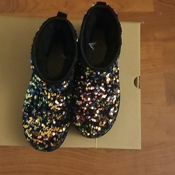 Ugg Sequin mini short Boot - Picture 4 of 11